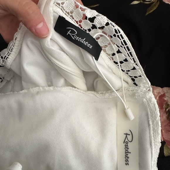 White lace dress bridal form fitting - Picture 2 of 3